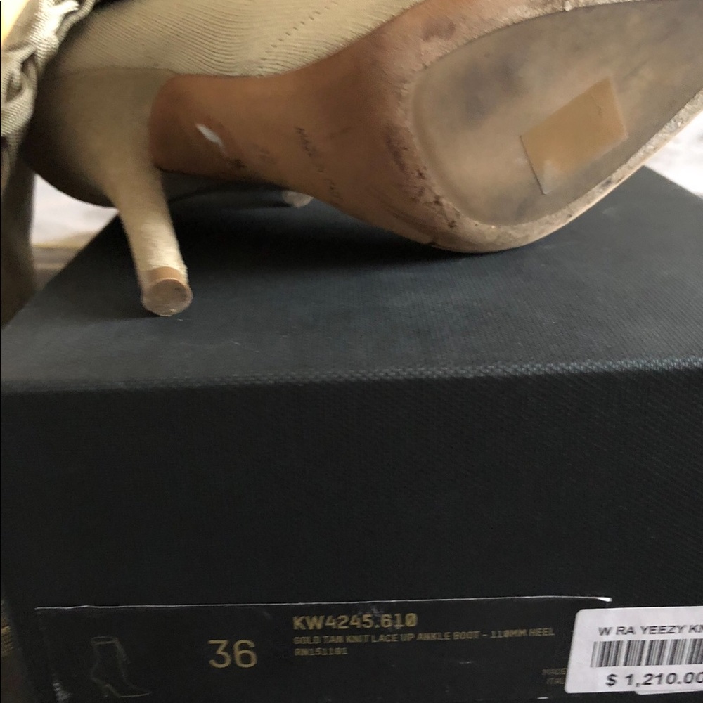 YEEZY!! Kim kardashian’s favorite Lace up boot